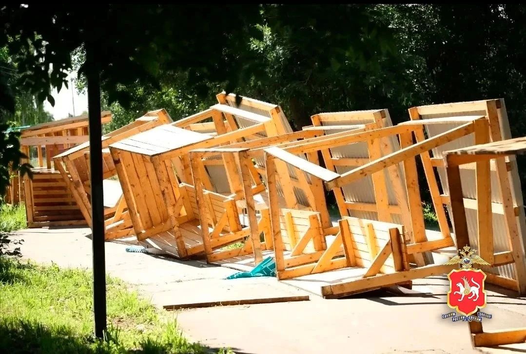 Полиция Бугульмы нашла подростков, разгромивших городской парк