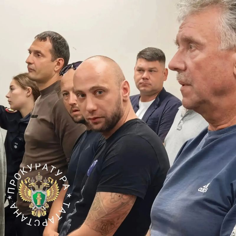 Оцените бизнес-план: с братьями мутите стартап, затем переодеваетесь в полицейских и избиваете их, чтобы забрать инвестиции Оцените бизнес-план: с братьями мутите стартап, затем переодеваетесь в полицейских и избиваете их, чтобы забрать инвестиции