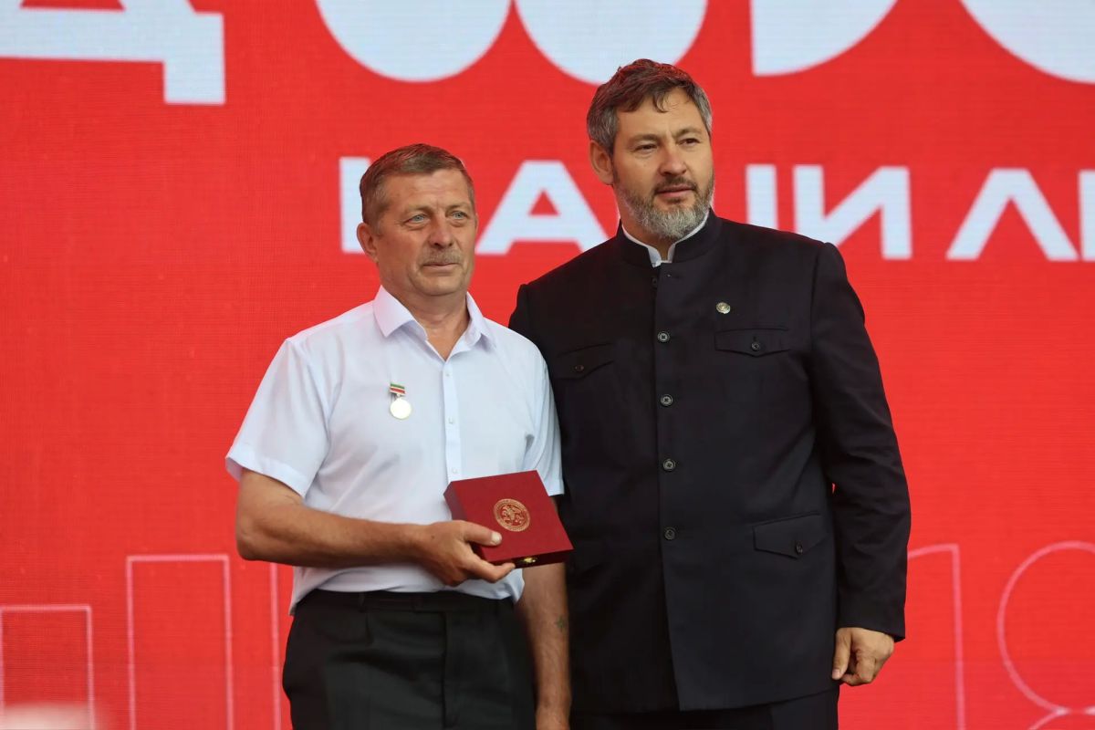 Олег Коробченко: «За 75 лет предприятие прошло впечатляющий путь развития от небольшого завода до флагмана отечественного компрессоростроения» Олег Коробченко: «За 75 лет предприятие прошло впечатляющий путь развития от небольшого завода до флагмана отечественного компрессоростроения»