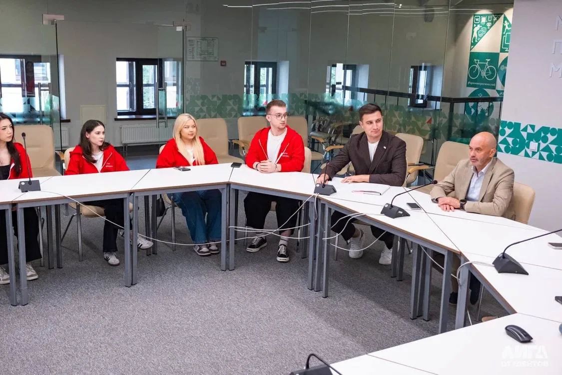 В Министерстве по делам молодёжи Татарстана наградили участников делегации, которая достойно представила республику на XXXIV Всероссийском фестивале «Российская студенческая весна» среди вузов В Министерстве по делам молодёжи Татарстана наградили участников делегации, которая достойно представила республику на XXXIV Всероссийском фестивале «Российская студенческая весна» среди вузов