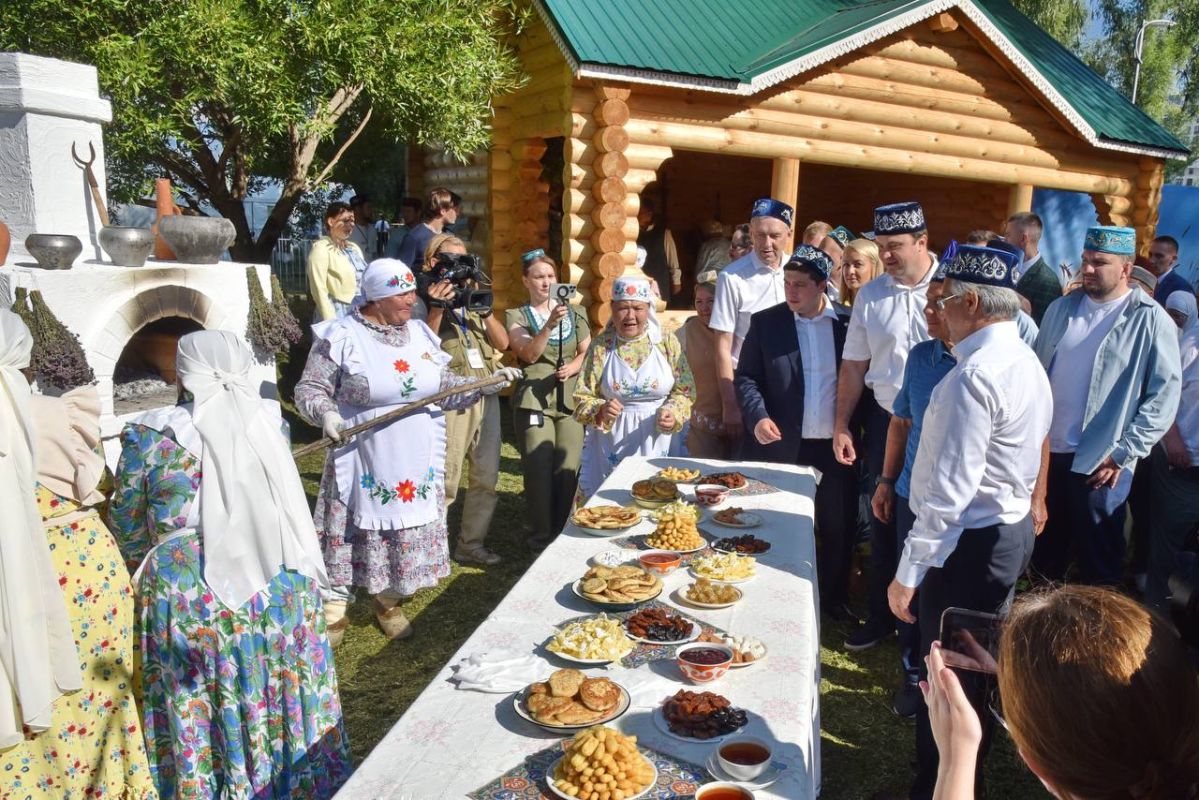 Федеральный Сабантуй в Омске: традиции, угощения и борьба крш Федеральный Сабантуй в Омске: традиции, угощения и борьба крш