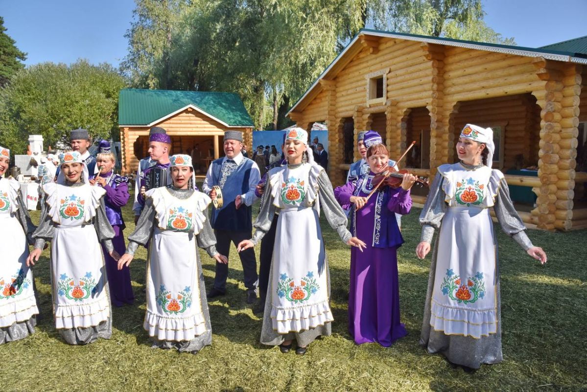 Федеральный Сабантуй в Омске: традиции, угощения и борьба крш Федеральный Сабантуй в Омске: традиции, угощения и борьба крш