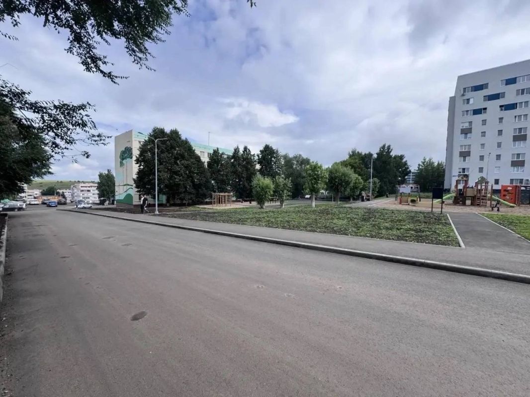В Камских Полянах хорошие новости: завершилась приёмка дворов, которые благоустроили в 2026 году по республиканской программе «Наш двор» В Камских Полянах хорошие новости: завершилась приёмка дворов, которые благоустроили в 2026 году по республиканской программе «Наш двор»