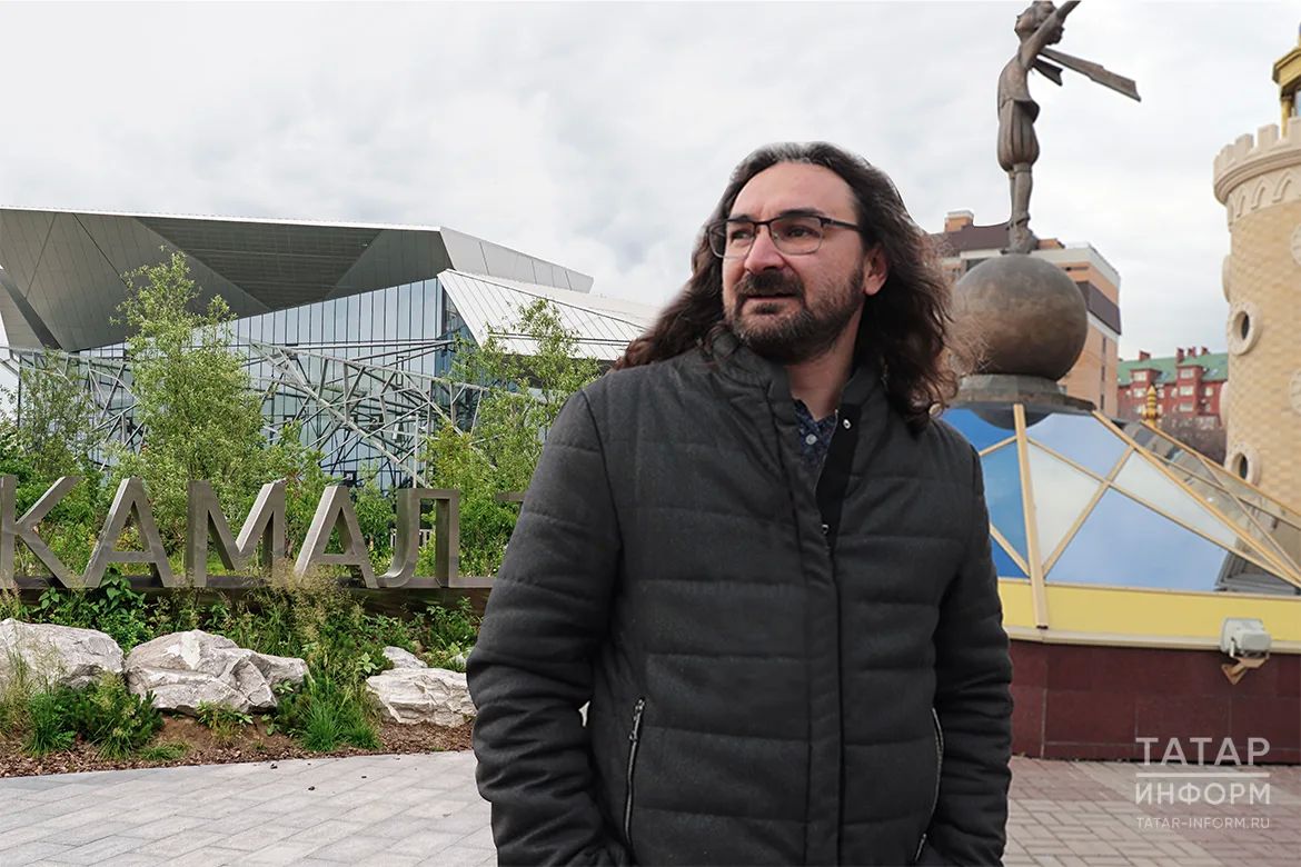 Ильгиз Зайниев - о саммите АСЕАН в стенах театра Камала, взрослом репертуаре в «Экияте» и своей первой пьесе