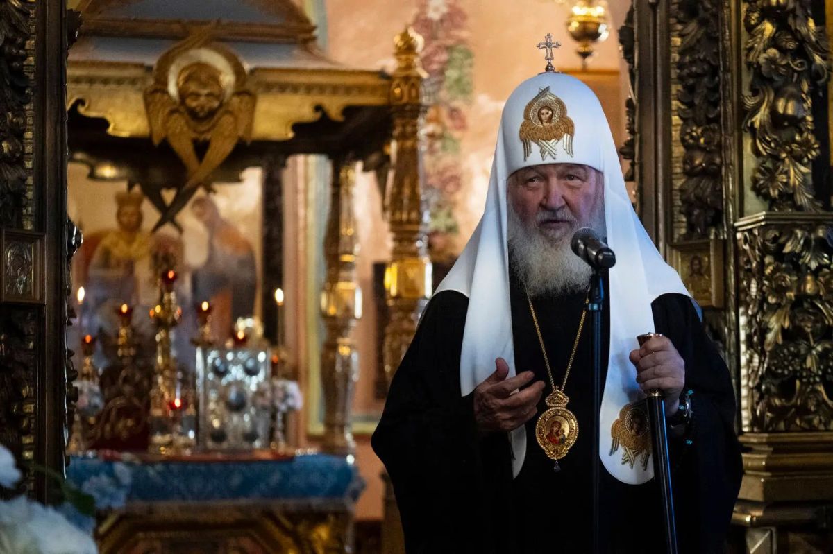 Патриарх Кирилл ознакомился с ходом ремонтно-восстановительных работ в Петропавловском соборе