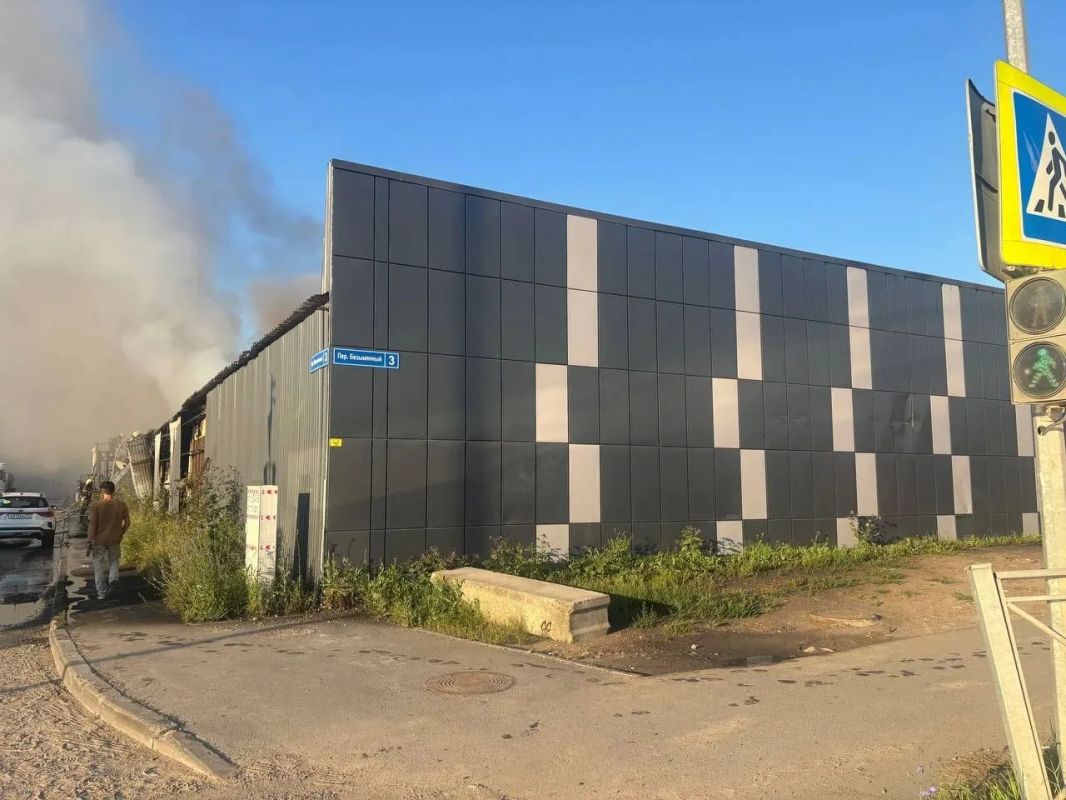 Пожар на складе в Казани потушен Пожар на складе в Казани потушен