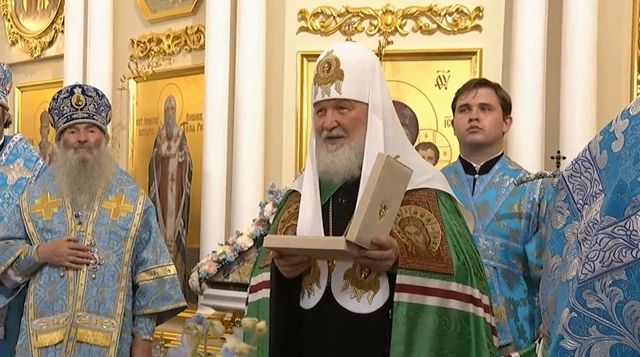 7 000 верующих прошли крестным ходом в Казани — Патриарх Кирилл освятил восстановленный храм