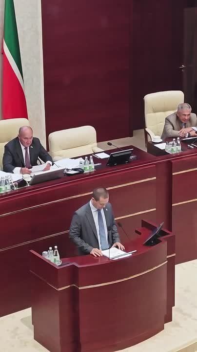 На заключительном заседании весенней сессии Госсовет Татарстана увеличил доходы бюджета-2026 на 48,7 млрд рублей, направив дополнительные средства на инфраструктуру и медицину