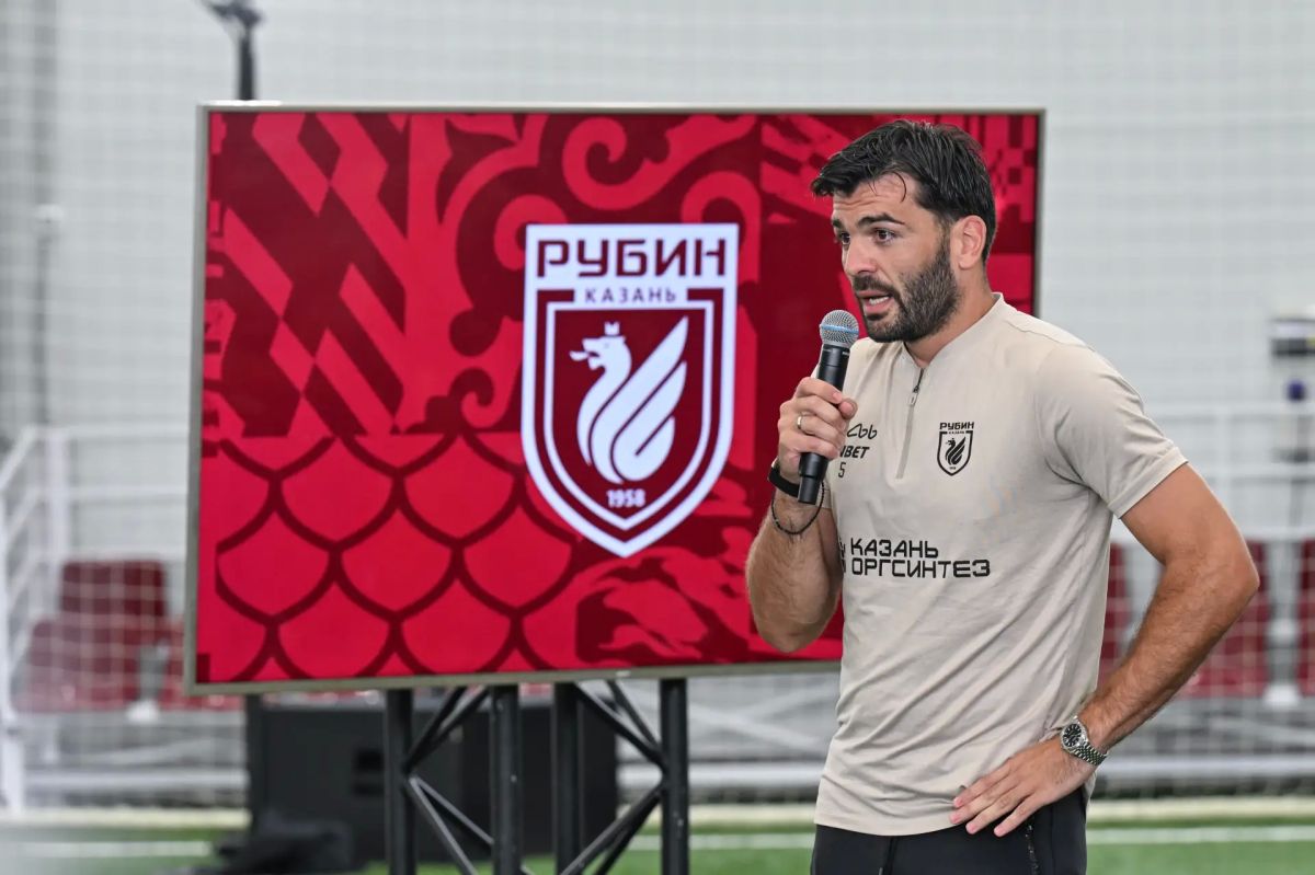 Рустам Минниханов на встрече с футболистами «Рубина»: Вы – бренд и гордость нашей республики Рустам Минниханов на встрече с футболистами «Рубина»: Вы – бренд и гордость нашей республики