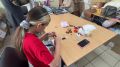 Школьница из Нижнекамска мастерит игрушки для бойцов СВО