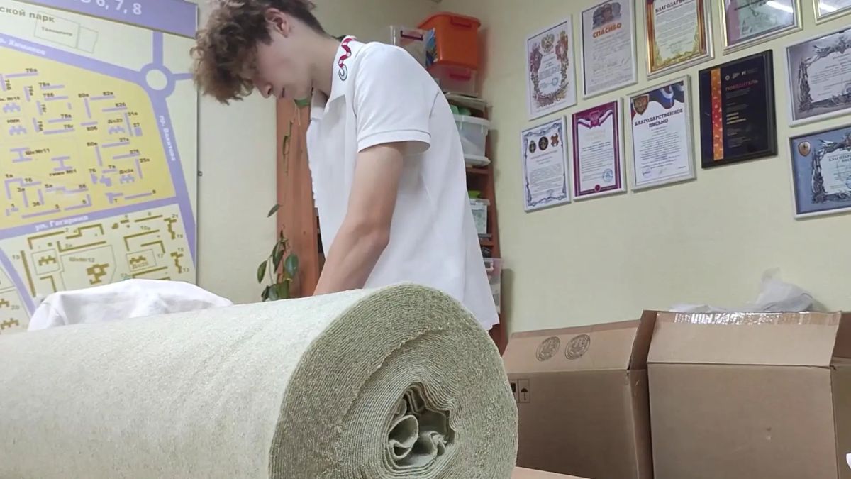 Школьница из Нижнекамска мастерит игрушки для бойцов СВО Школьница из Нижнекамска мастерит игрушки для бойцов СВО