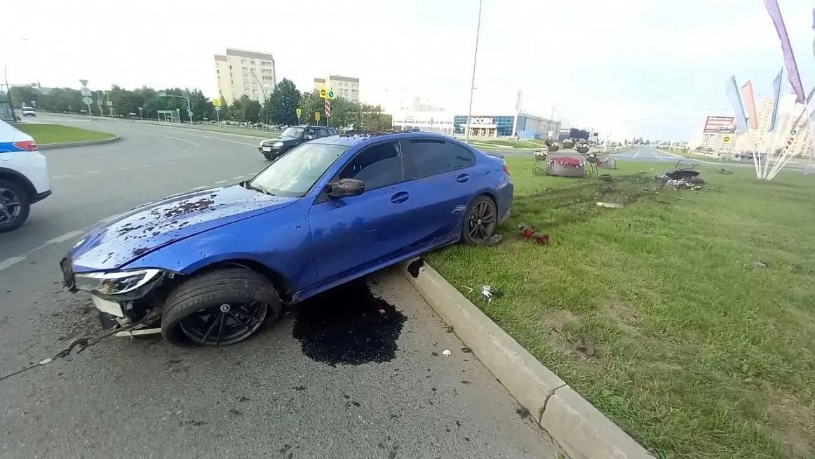 В Нижнекамске произошло ДТП с повреждением муниципального имущества В Нижнекамске произошло ДТП с повреждением муниципального имущества