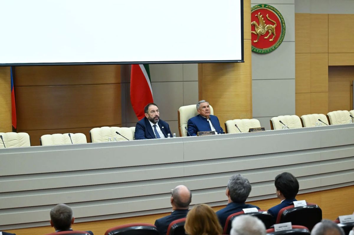 В Доме Правительства РТ рассмотрели ряд проектов для промышленности В Доме Правительства РТ рассмотрели ряд проектов для промышленности
