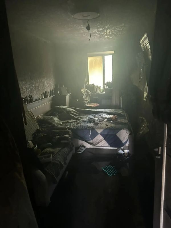 В Бугульме пожарные спасли из зоны задымления 5 человек В Бугульме пожарные спасли из зоны задымления 5 человек