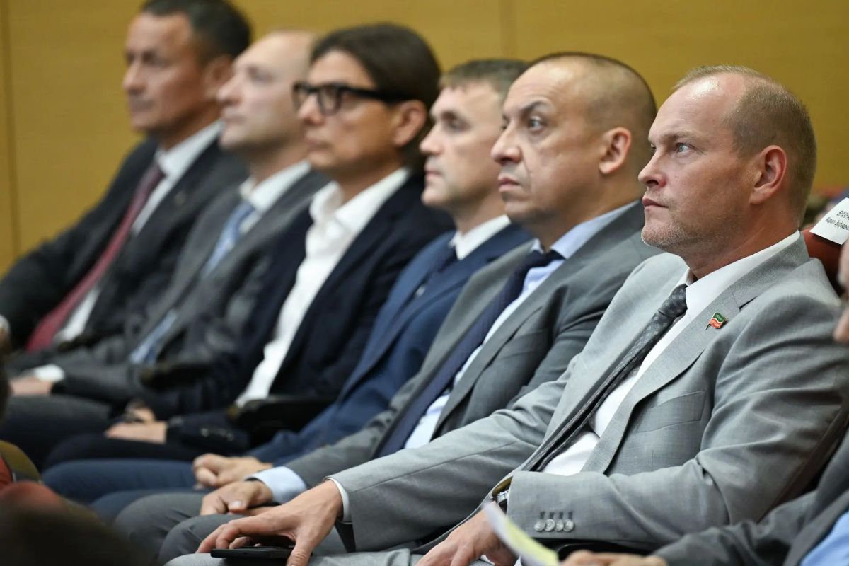 В Доме Правительства РТ рассмотрели ряд проектов для промышленности В Доме Правительства РТ рассмотрели ряд проектов для промышленности