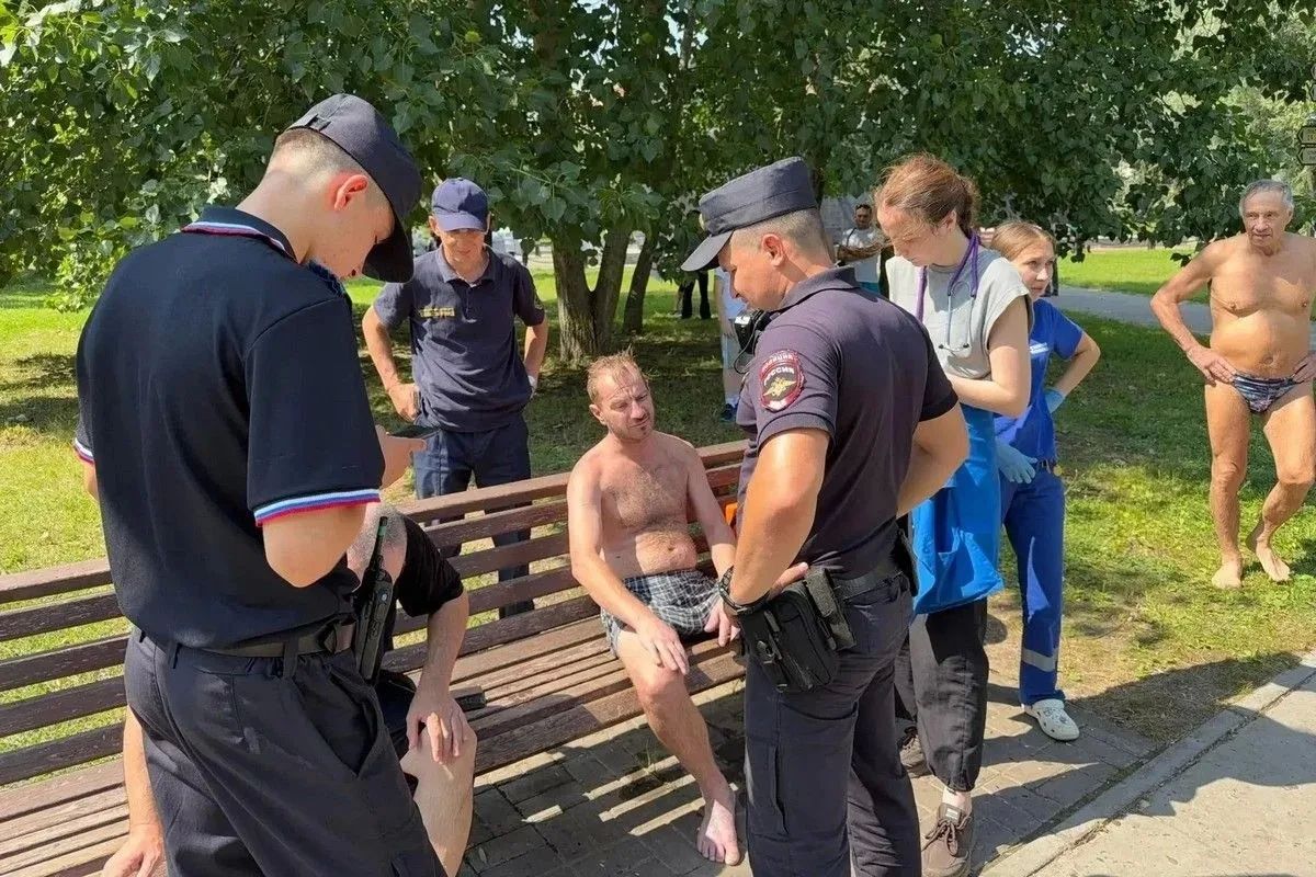 Нетрезвый мужчина едва не утонул в озере Парка Победы в Казани