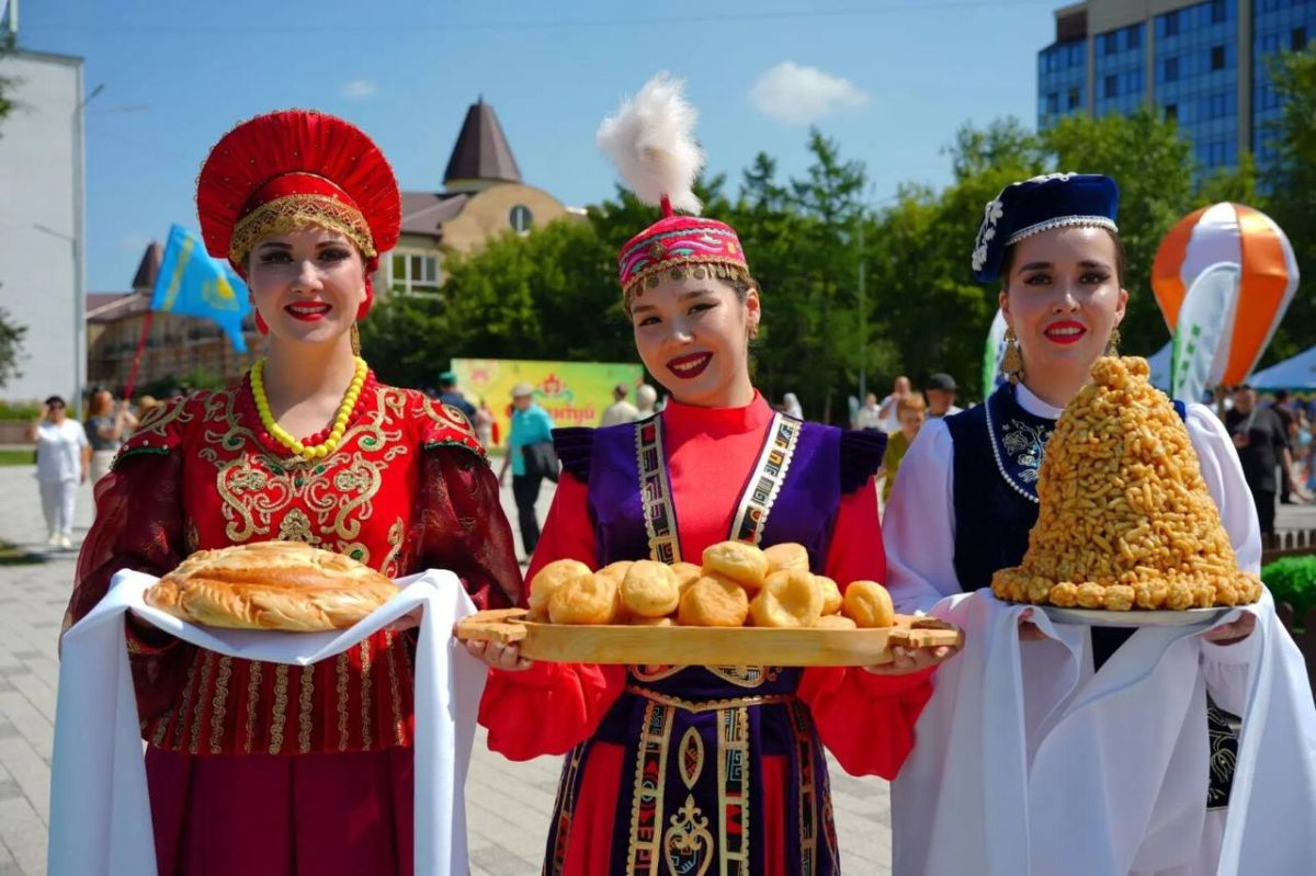 В Казахстане отмечают Сабантуй В Казахстане отмечают Сабантуй