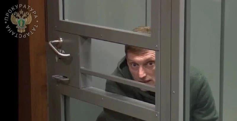Прокуратура Советского района Казани поддержала обвинение по делу 42-летнего жителя, осужденного за незаконное лишение свободы (ч. 3 ст. 127 УК РФ) и побои (ст