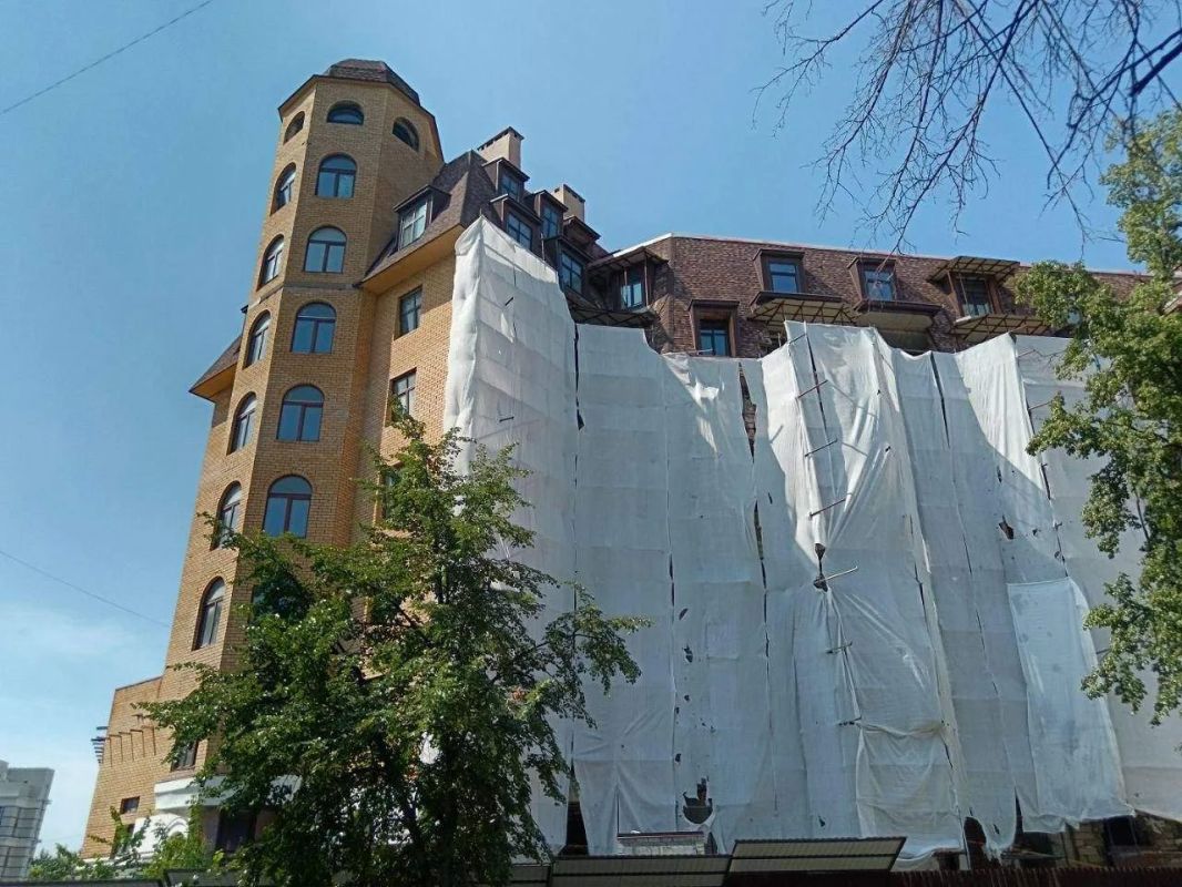 Долгострой на Маяковского в Казани начали достраивать Долгострой на Маяковского в Казани начали достраивать