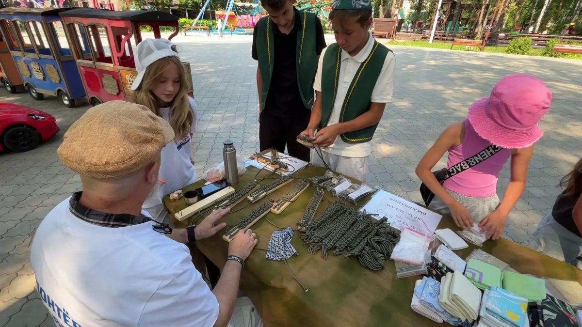 Сегодня волонтёрская группа «Добрые сердца» организовала благотворительную акцию в нижнекамском парке аттракционов «Сабантуй» Сегодня волонтёрская группа «Добрые сердца» организовала благотворительную акцию в нижнекамском парке аттракционов «Сабантуй»