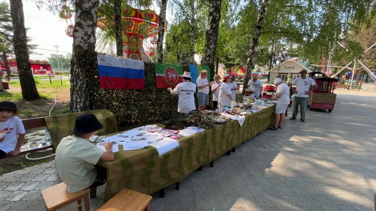 Сегодня волонтёрская группа «Добрые сердца» организовала благотворительную акцию в нижнекамском парке аттракционов «Сабантуй» Сегодня волонтёрская группа «Добрые сердца» организовала благотворительную акцию в нижнекамском парке аттракционов «Сабантуй»