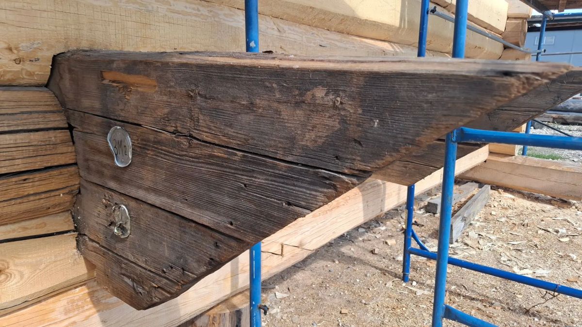 В промпарке в Сокурах полным ходом идет реставрация старейшей в Татарстане деревянной мечети В промпарке в Сокурах полным ходом идет реставрация старейшей в Татарстане деревянной мечети