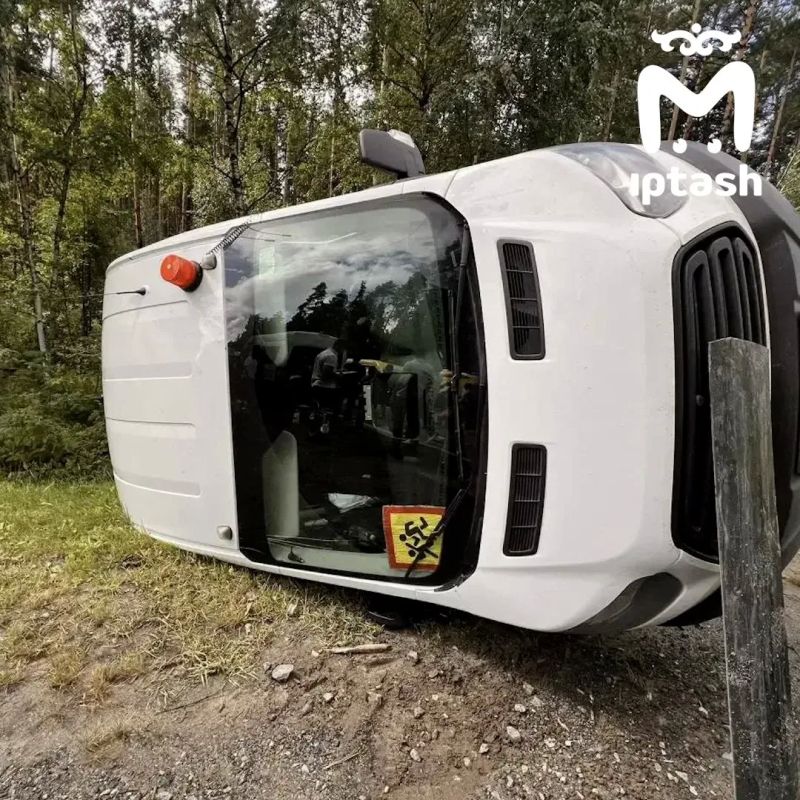 Пострадавшим в аварии хоккеистам 8-9 лет, говорят родители детей из клуба "Русь" Пострадавшим в аварии хоккеистам 8-9 лет, говорят родители детей из клуба "Русь"