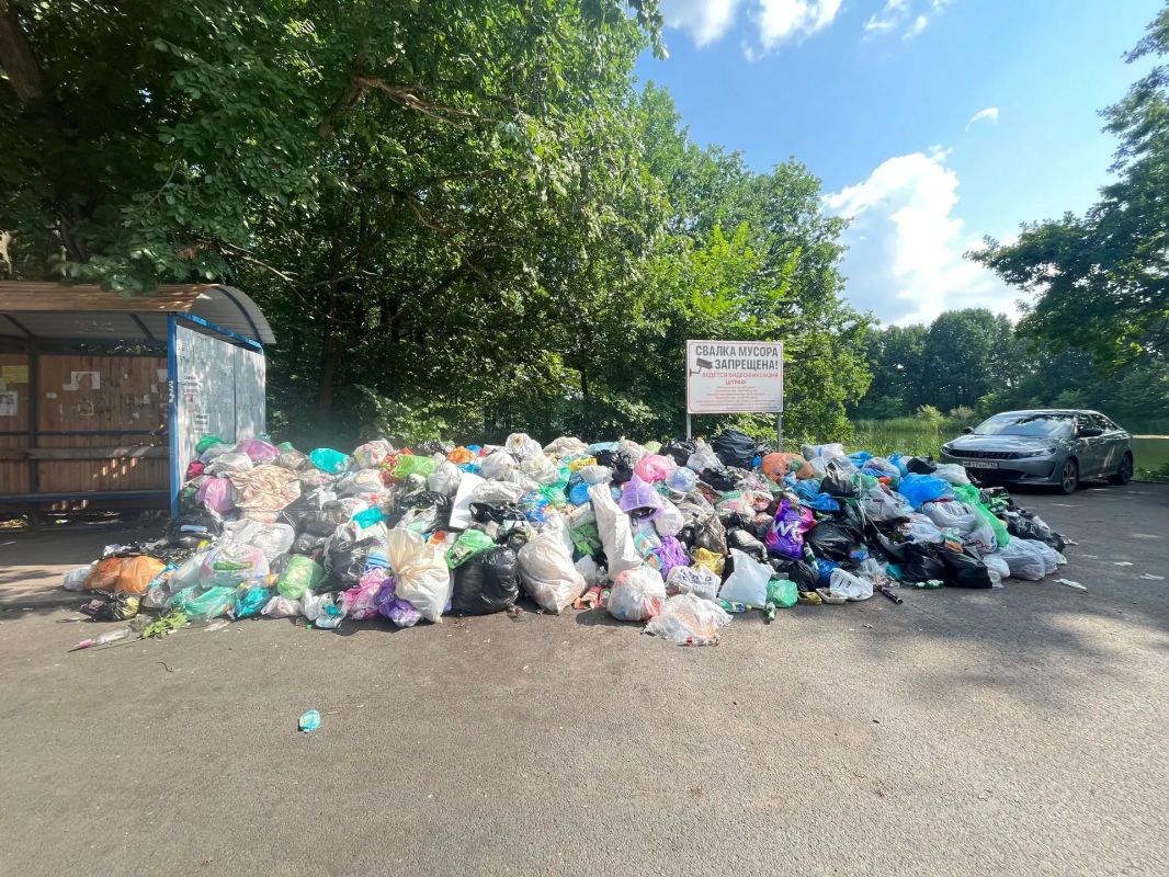 В Нижнекамском районе у понтонного моста выявлена несанкционированная свалка