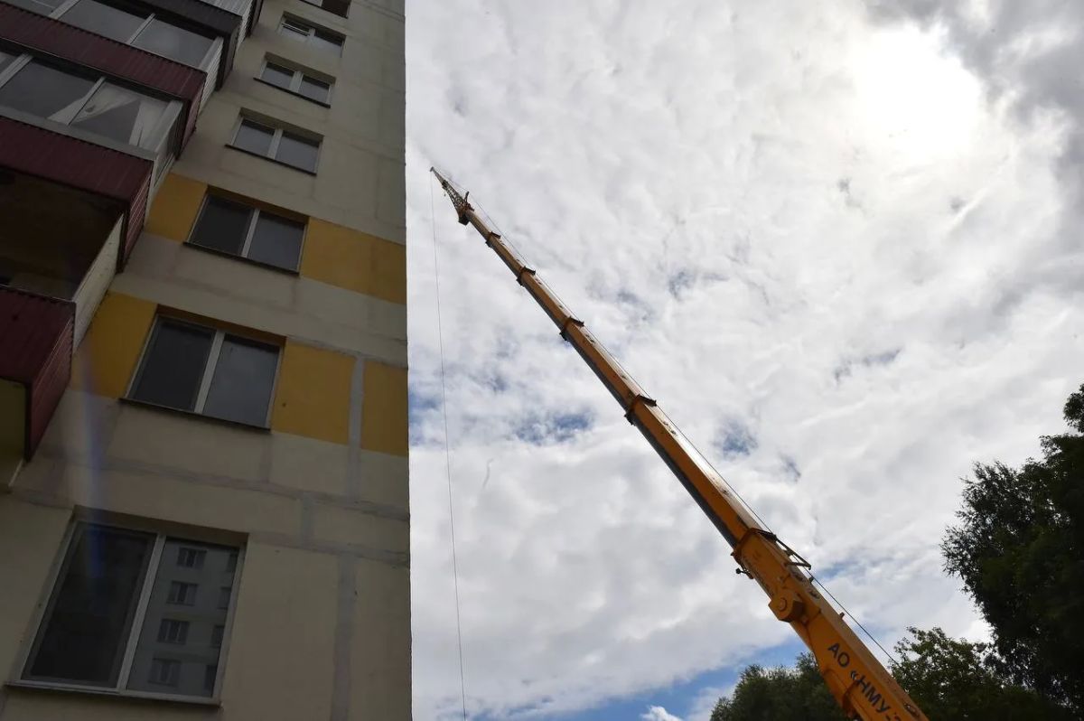 В Нижнекамске продолжают восстанавливать дом, пострадавший после атаки БПЛА В Нижнекамске продолжают восстанавливать дом, пострадавший после атаки БПЛА