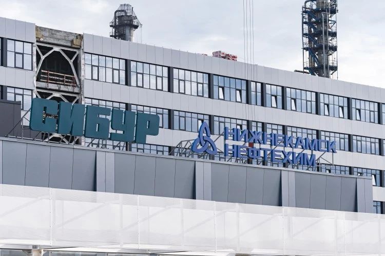 На территории «Нижнекамскнефтехима» произошло возгорание