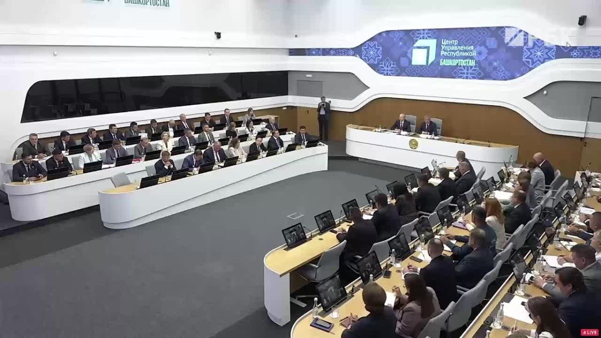Глава Башкирии Радий Хабиров резко раскритиковал администрацию Уфы за то, что муниципальные автомобили использовались для перевозки судей Верховного суда республики из Татарстана