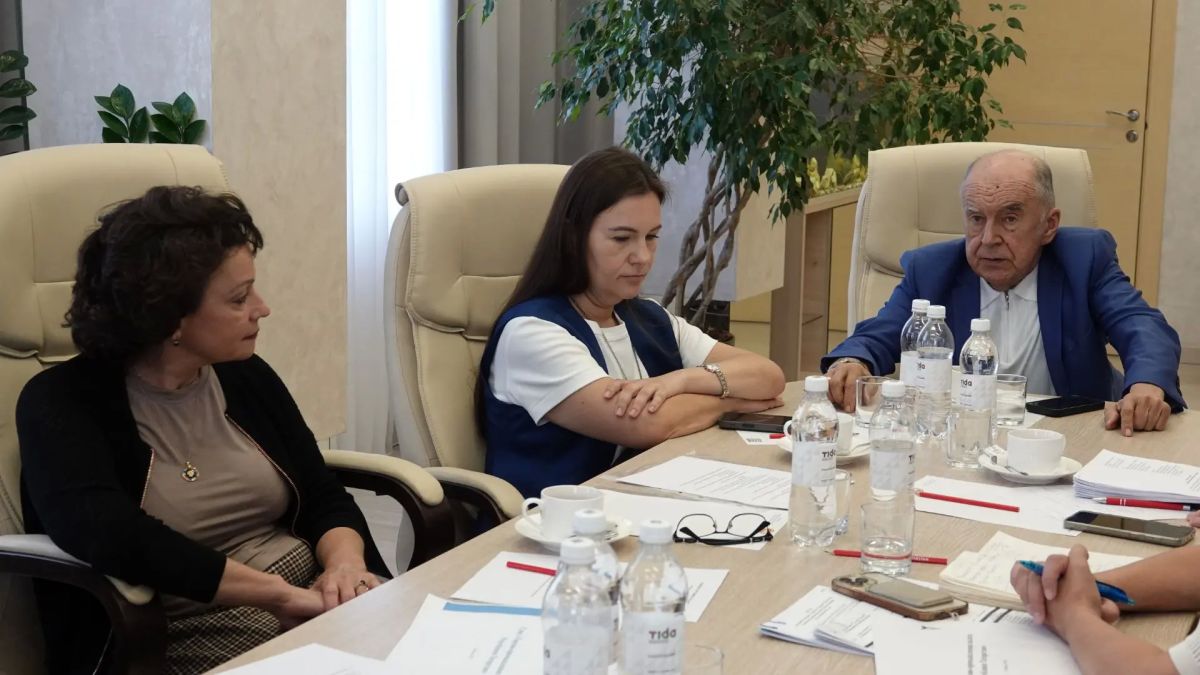 Совещание с Торгово-промышленной палатой Татарстана о преимуществах применения механизма международного коммерческого арбитража при разрешении споров, что может быть крайне полезным как для российских, так и для иностранных... Совещание с Торгово-промышленной палатой Татарстана о преимуществах применения механизма международного коммерческого арбитража при разрешении споров, что может быть крайне полезным как для российских, так и для иностранных...