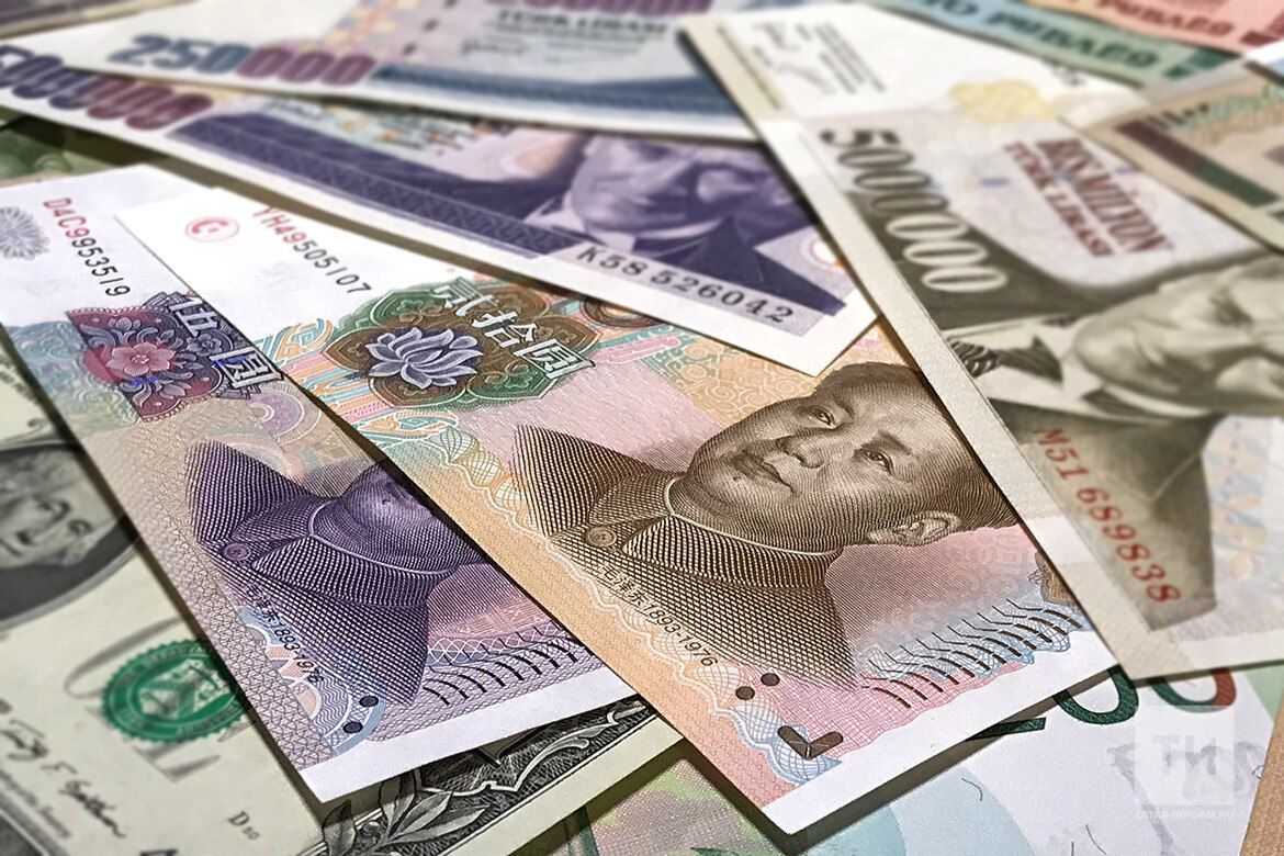 Курсы валют на 6 августа: доллар и евро снизились, юань стабилен