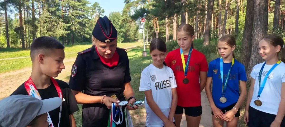 В парке «Прибрежный» прошла акция «Зарядка со стражем порядка» В парке «Прибрежный» прошла акция «Зарядка со стражем порядка»