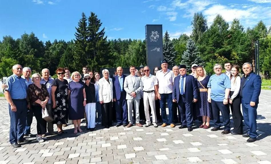 В преддверии Дня строителя представители Исполнительного комитета НМР РТ, ветераны строительной отрасли, первостроители и студенты Политехнического колледжа имени Е.Н. Королёва собрались, чтобы отдать дань уважения тем, кто...