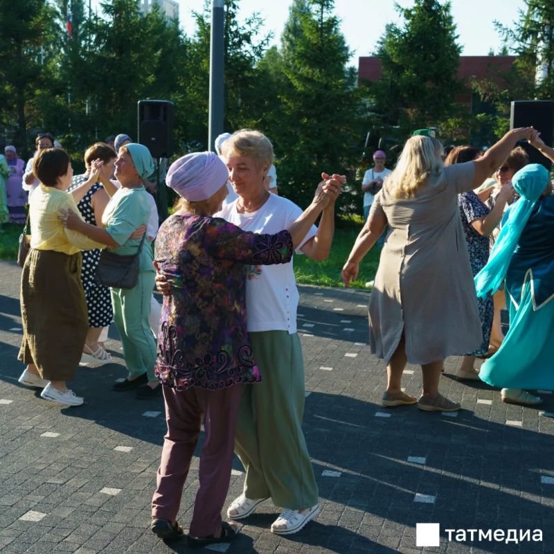 Накануне в Казани прошел праздник журнала «Сембик» - «Мтршкле чй» Накануне в Казани прошел праздник журнала «Сембик» - «Мтршкле чй»