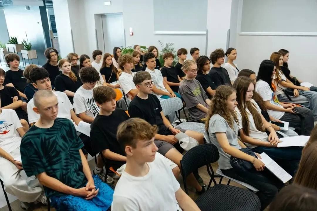 Нижнекамское предприятие СИБУРа завершило второй сезон профориентационного проекта «Молодёжная смена СИБУРа» Нижнекамское предприятие СИБУРа завершило второй сезон профориентационного проекта «Молодёжная смена СИБУРа»