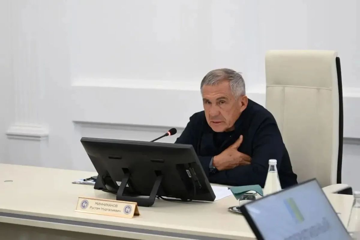 Рустам Минниханов провел заседание штаба по ликвидации последствий атаки вражеских БПЛА в Нижнекамске Рустам Минниханов провел заседание штаба по ликвидации последствий атаки вражеских БПЛА в Нижнекамске