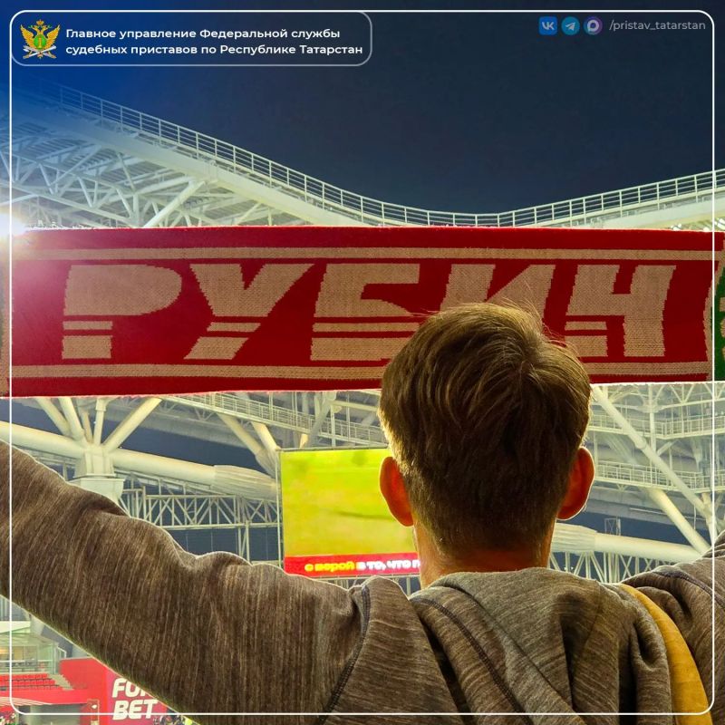 Выходной — отличный повод сменить привычный маршрут «служба — дом» на «трибуна — футбольное поле» Выходной — отличный повод сменить привычный маршрут «служба — дом» на «трибуна — футбольное поле»
