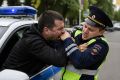 Нетрезвый водитель в Татарстане дважды укусил инспектора ДПС