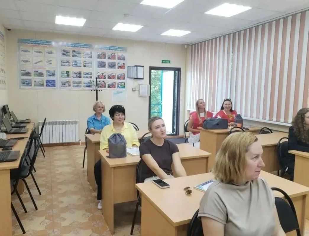 В Чистополе прошел ежегодный конкурс мастерства вождения среди женщин «Автоледи» В Чистополе прошел ежегодный конкурс мастерства вождения среди женщин «Автоледи»