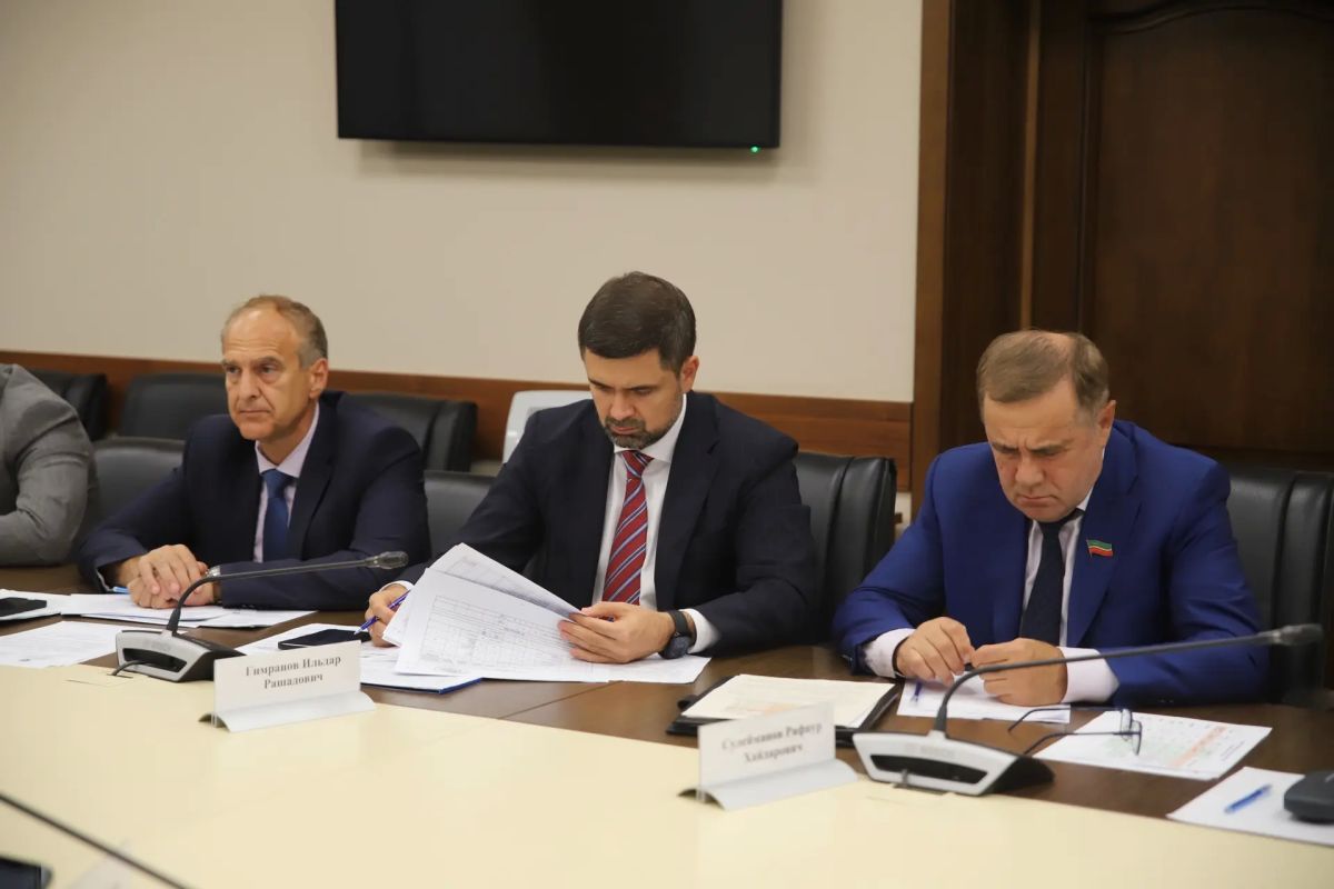 Заместитель прокурора Татарстана Зафар Махмудов провел межведомственное совещание по подготовке к предстоящему отопительному сезону с ответственными по данному направлению министерствами и ведомствами Заместитель прокурора Татарстана Зафар Махмудов провел межведомственное совещание по подготовке к предстоящему отопительному сезону с ответственными по данному направлению министерствами и ведомствами