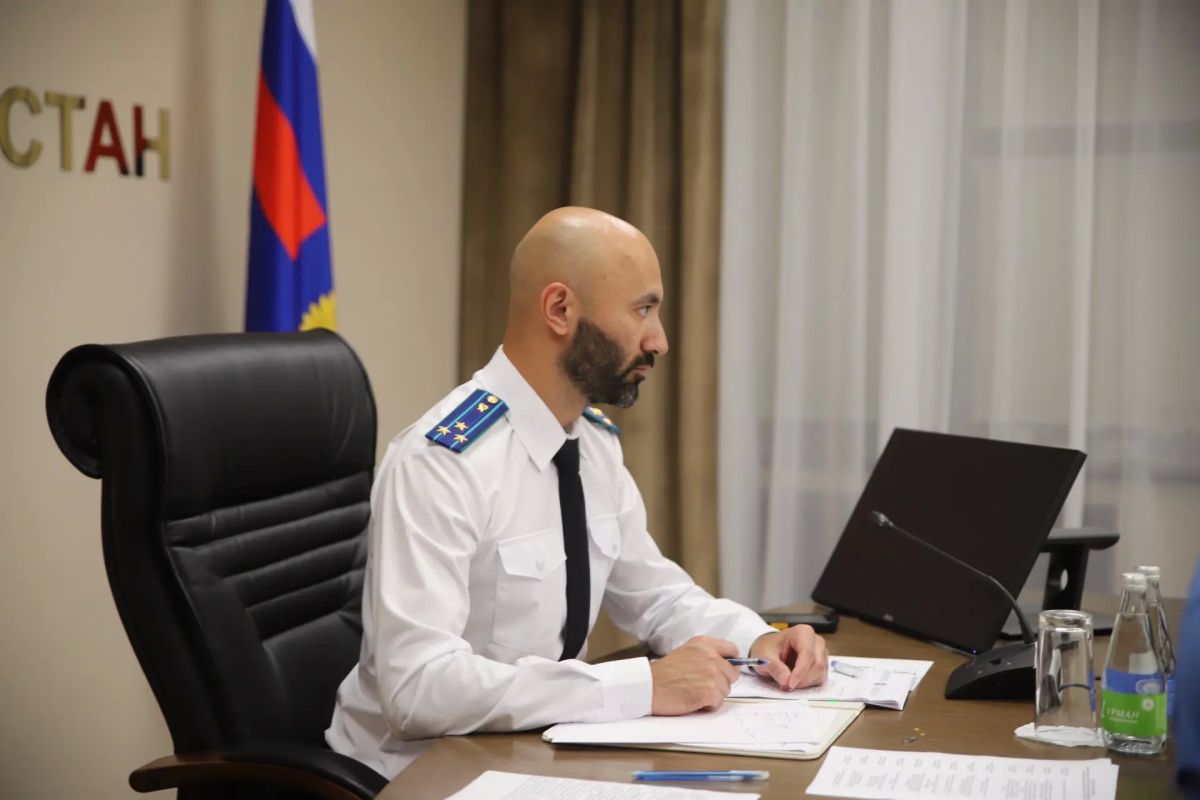 Заместитель прокурора Татарстана Зафар Махмудов провел межведомственное совещание по подготовке к предстоящему отопительному сезону с ответственными по данному направлению министерствами и ведомствами Заместитель прокурора Татарстана Зафар Махмудов провел межведомственное совещание по подготовке к предстоящему отопительному сезону с ответственными по данному направлению министерствами и ведомствами