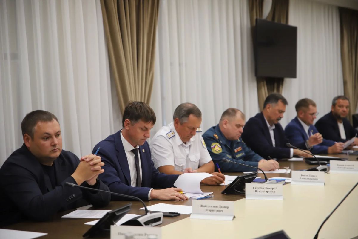 Заместитель прокурора Татарстана Зафар Махмудов провел межведомственное совещание по подготовке к предстоящему отопительному сезону с ответственными по данному направлению министерствами и ведомствами Заместитель прокурора Татарстана Зафар Махмудов провел межведомственное совещание по подготовке к предстоящему отопительному сезону с ответственными по данному направлению министерствами и ведомствами