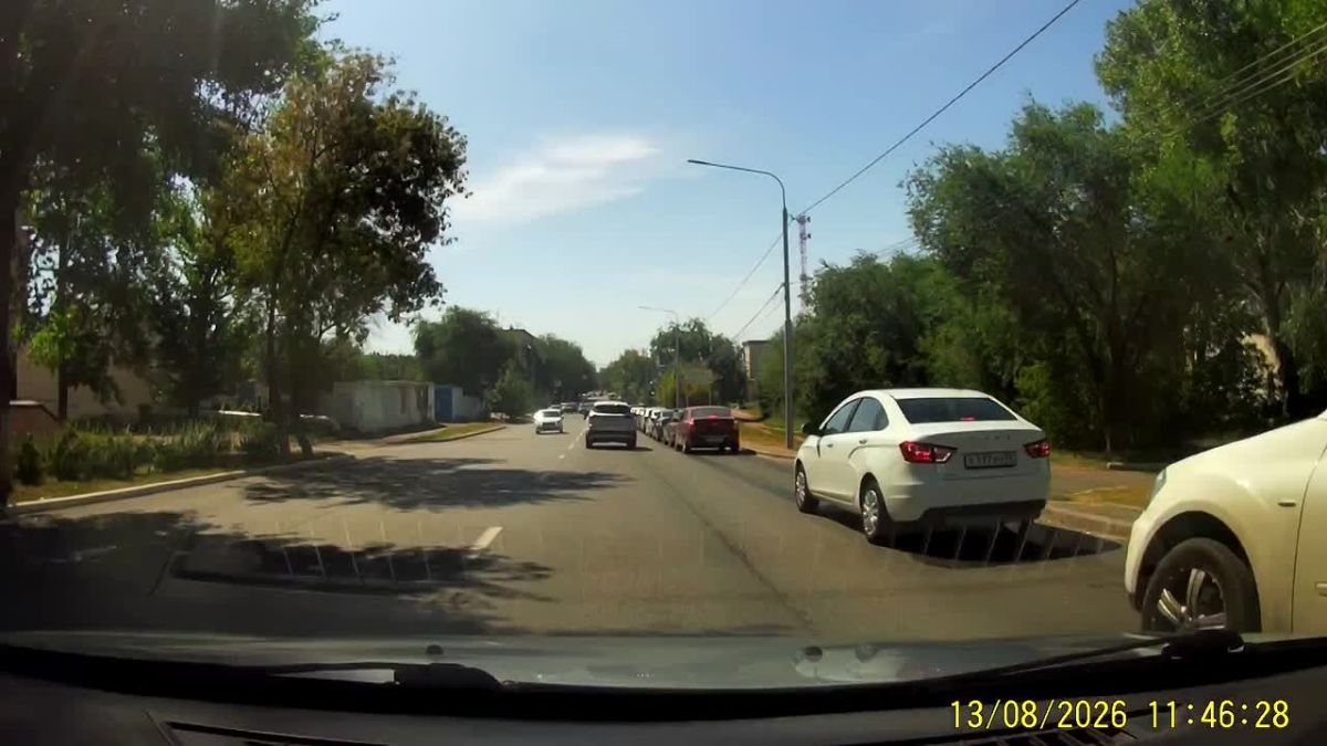 В соседней Оренбургской области складывается непростая ситуация с топливом на АЗС после двух атак на крупнейшее нефтеперерабатывающее предприятие - "Орскнефтеоргсинтез"