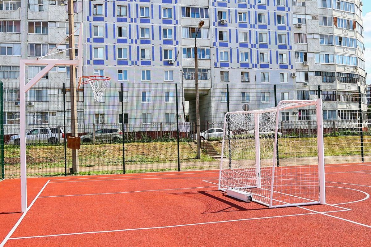Тренер в смартфоне: в Нижнекамске установили вторую «умную» спортплощадку Тренер в смартфоне: в Нижнекамске установили вторую «умную» спортплощадку