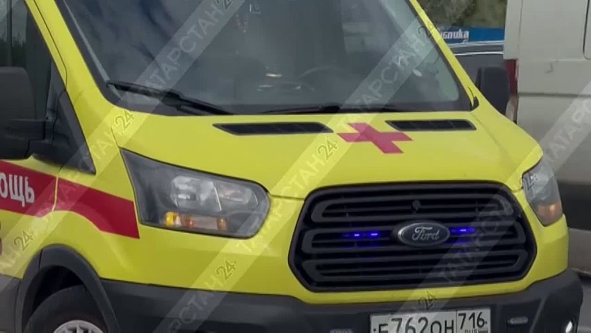 Молодой парень потерял сознание после наезда автомобиля в Казани