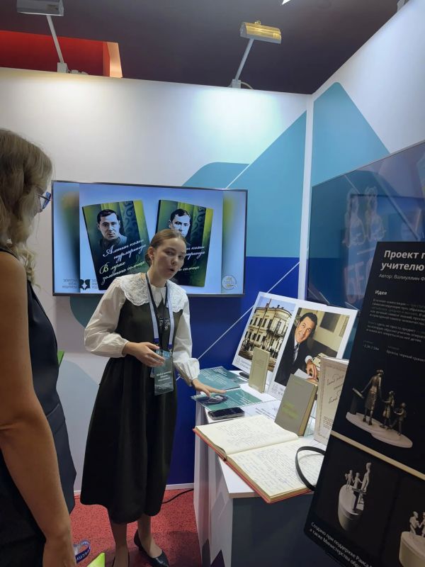 От кубиков в детском саду до промышленных роботов КАМАЗа и нейросетей Сбера — всё это прямо сейчас представлено в холле РДТ „Мастеровые“ От кубиков в детском саду до промышленных роботов КАМАЗа и нейросетей Сбера — всё это прямо сейчас представлено в холле РДТ „Мастеровые“