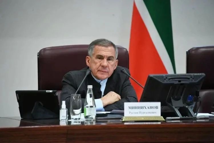 Рустам Минниханов раскритиковал ситуацию с детьми-сиротами