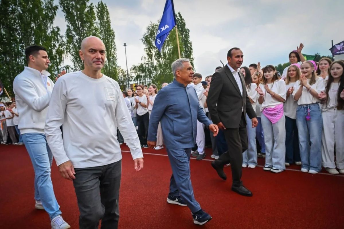 Минниханов оценил обновленный лагерь «Следопыт» и частную школу в Челнах